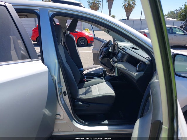 Toyota RAV4 LE 2014 JTMZFREV1EJ007765 Image 5