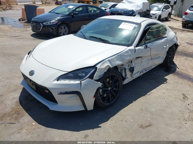Toyota Gr86 Premium 2024 JF1ZNBE17R8753020 Image 2