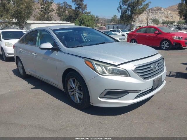 Hyundai SONATA SE 2017 5NPE24AF5HH556877 Image 1