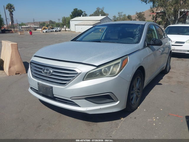 Hyundai SONATA SE 2017 5NPE24AF5HH556877 Image 2