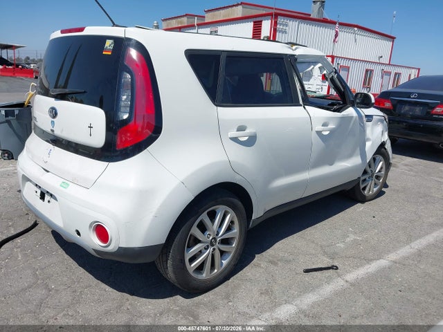 KIA SOUL + 2018 KNDJP3A56J7527433 Image 4
