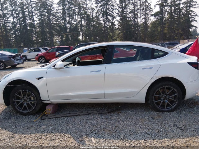 Продажа на аукционе авто 2018 Tesla Model 3 Long Range/performance, vin: 5YJ3E1EB5JF131197, номер лота: 45747632