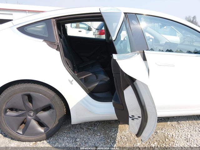 Продажа на аукционе авто 2018 Tesla Model 3 Long Range/performance, vin: 5YJ3E1EB5JF131197, номер лота: 45747632