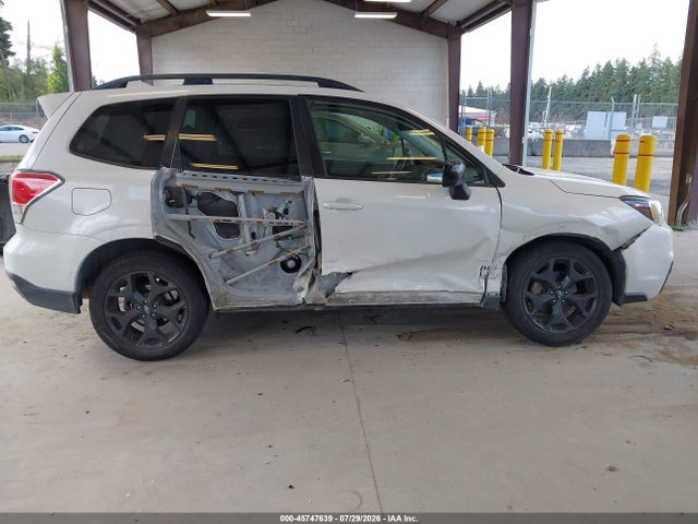 Subaru Forester 2.5i Premium 2018 JF2SJAGC6JH549461 Image 6