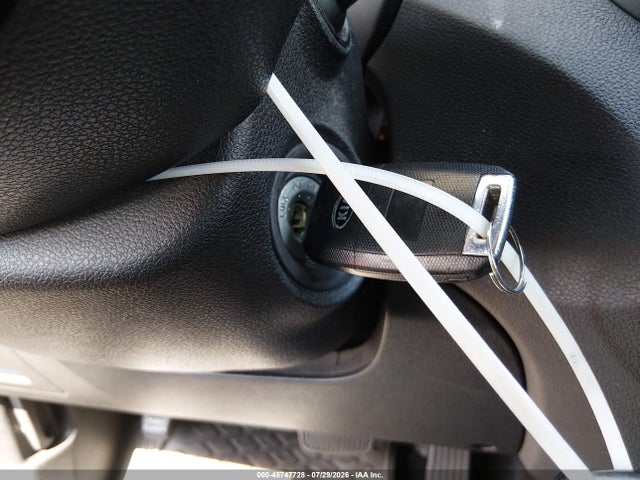 45747728 :رقم المزاد ، 5XYPG4A37GG043393 vin ، 2016 Kia Sorento 2.4l Lx مزاد بيع