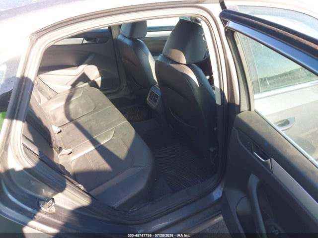 2013 Volkswagen Passat 2.5l Se მანქანა იყიდება აუქციონზე, vin: 1VWBP7A39DC018228, აუქციონის ნომერი: 45747799