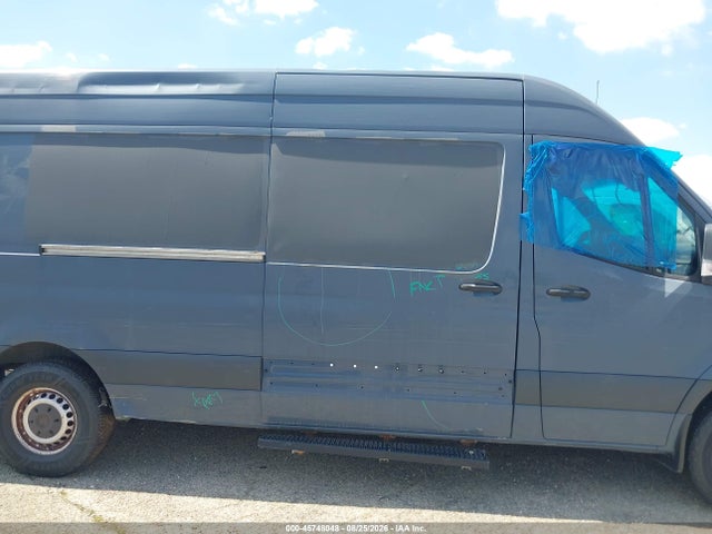 45748048 :رقم المزاد ، WD4PF1CD7KP124073 vin ، 2019 Mercedes-benz Sprinter 2500 High Roof V6 مزاد بيع