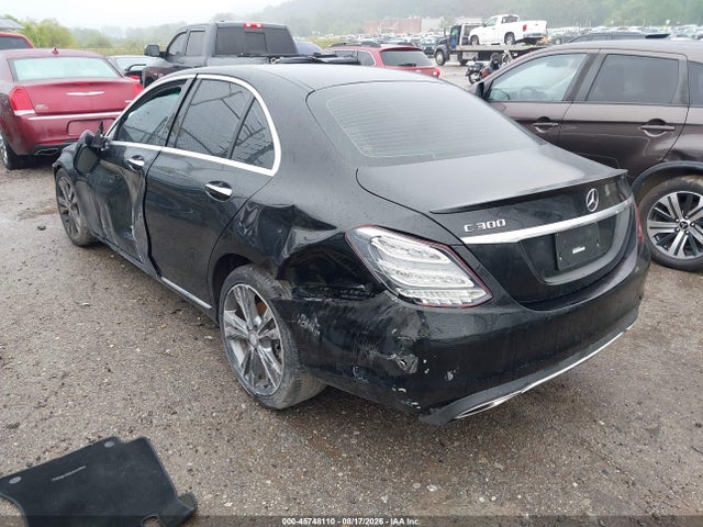 2015 Mercedes-benz C 300 მანქანა იყიდება აუქციონზე, vin: 55SWF4JB9FU089981, აუქციონის ნომერი: 45748110