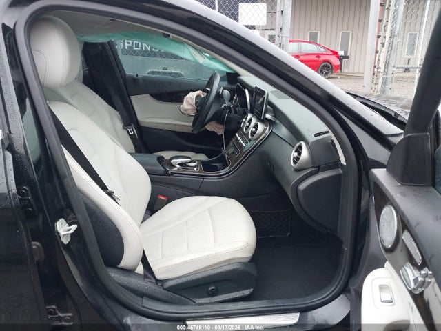2015 Mercedes-benz C 300 მანქანა იყიდება აუქციონზე, vin: 55SWF4JB9FU089981, აუქციონის ნომერი: 45748110