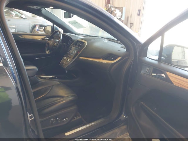 Продажа на аукционе авто 2015 Lincoln Mkc, vin: 5LMCJ2A9XFUJ41056, номер лота: 45748142