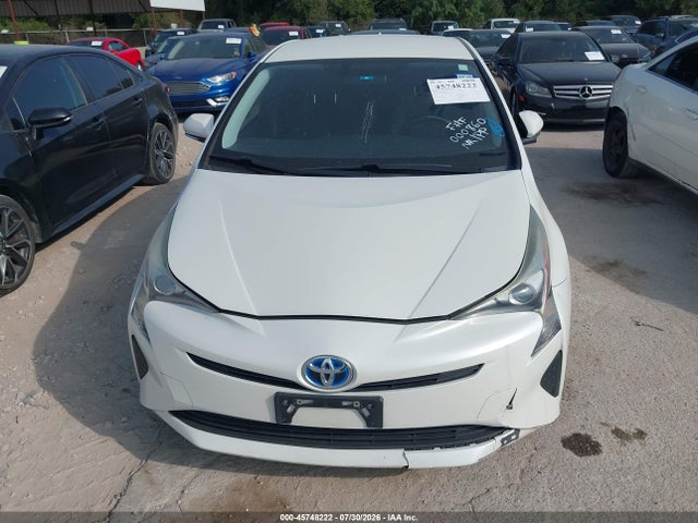 JTDKARFU8G3000860 Toyota Prius Three