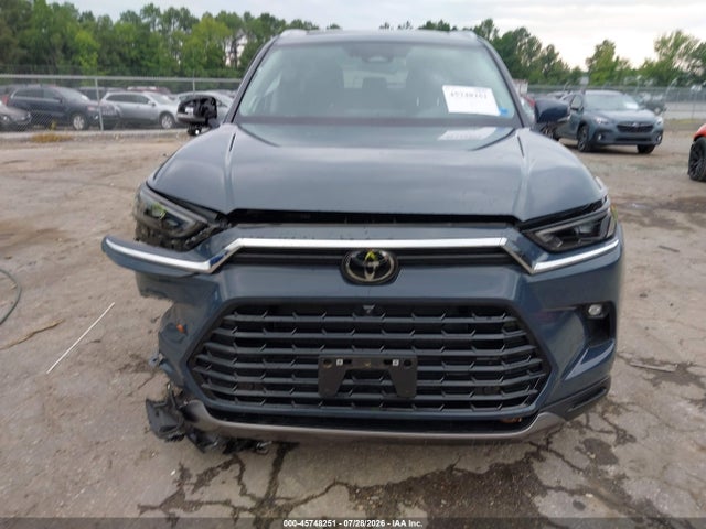 Toyota Grand Highlander Limited 2025 5TDAAAB55SS081108 Image 12