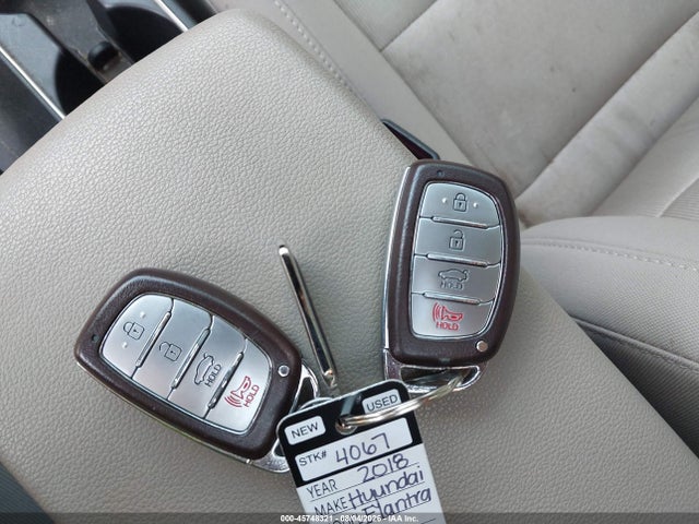 Продаж на аукціоні авто 2018 Hyundai Elantra Value Edition, vin: 5NPD84LF4JH377565, номер лоту: 45748321