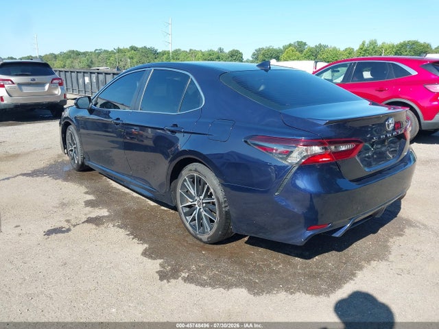 45748496 :رقم المزاد ، 4T1G11AK7MU464060 vin ، 2021 Toyota Camry Se مزاد بيع