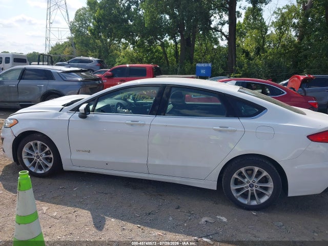 Продажа на аукционе авто 2019 Ford Fusion Hybrid Se, vin: 3FA6P0LU0KR210725, номер лота: 45748573