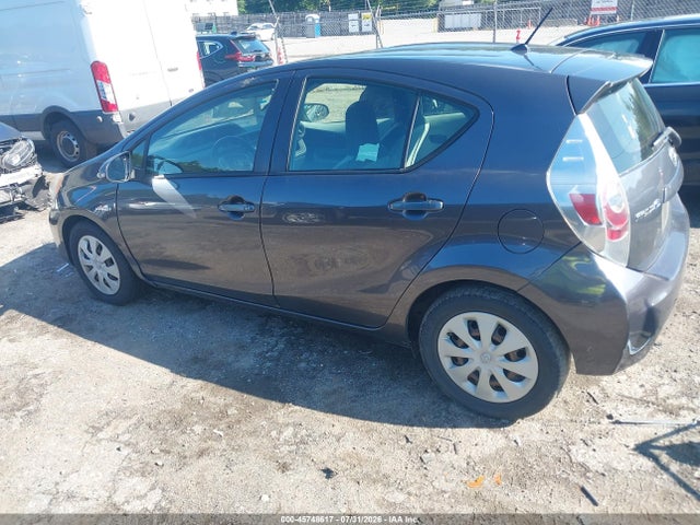 Toyota Prius C One 2014 JTDKDTB33E1559470 Image 14