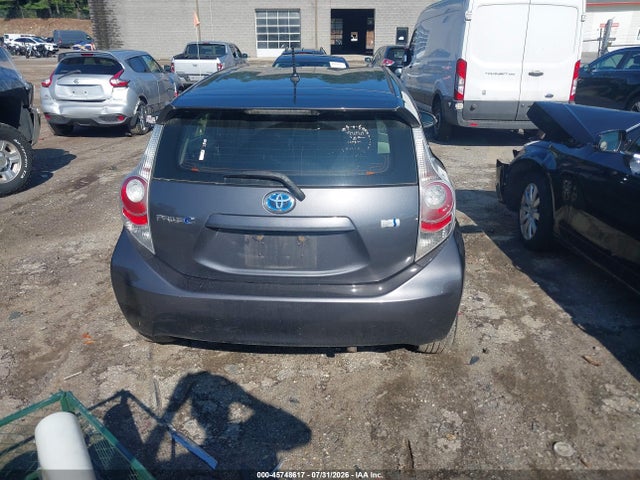 Toyota Prius C One 2014 JTDKDTB33E1559470 Image 16