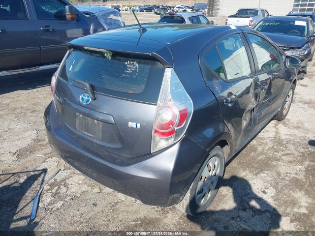 Toyota Prius C One 2014 JTDKDTB33E1559470 Image 4