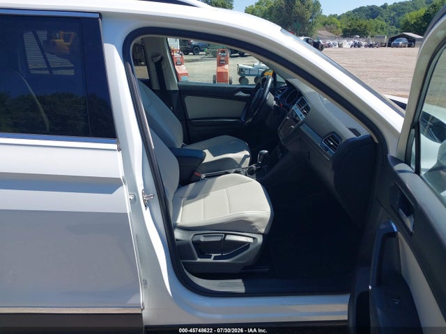 Auction sale of the 2018 Volkswagen Tiguan 2.0t Se/2.0t Sel, vin: 3VV2B7AX4JM012417, lot number: 45748622