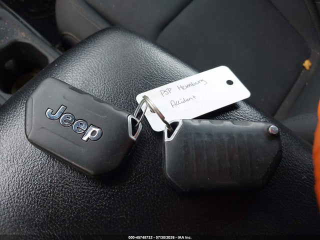 1C4HJXDN6JW237248 Jeep Wrangler Unlimited Sport 4x4