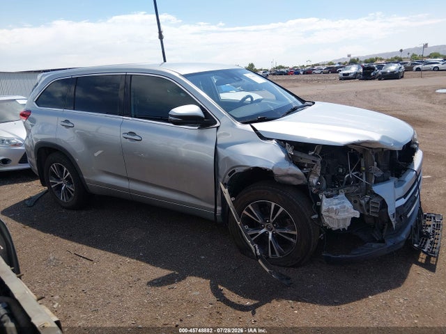 5TDBZRFH6JS821523 Toyota Highlander Le