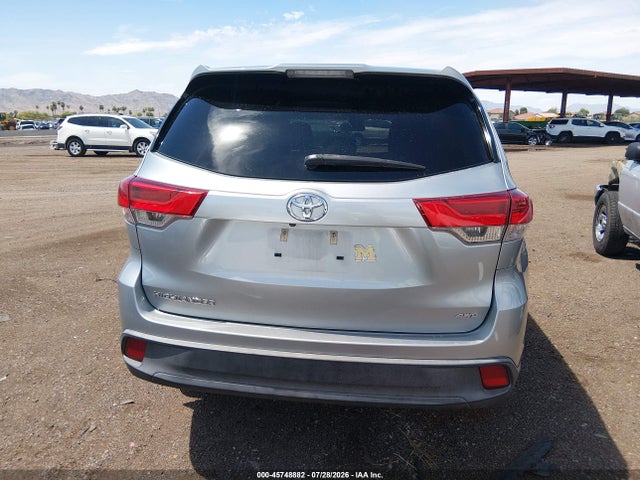 5TDBZRFH6JS821523 Toyota Highlander Le