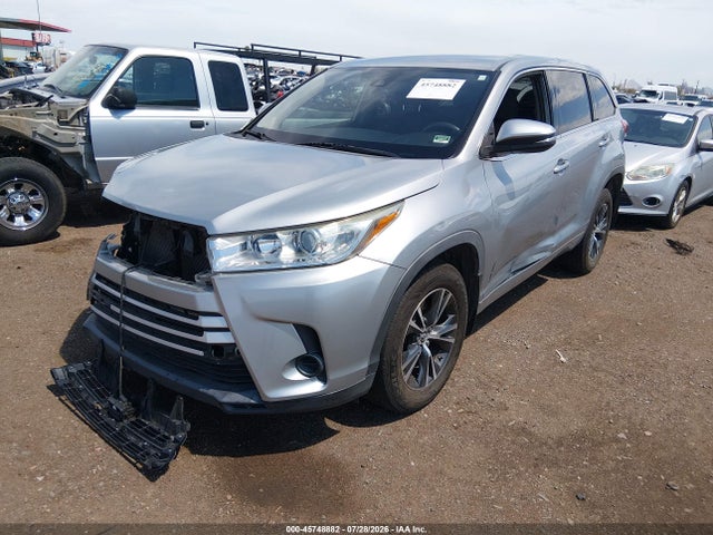 5TDBZRFH6JS821523 Toyota Highlander Le