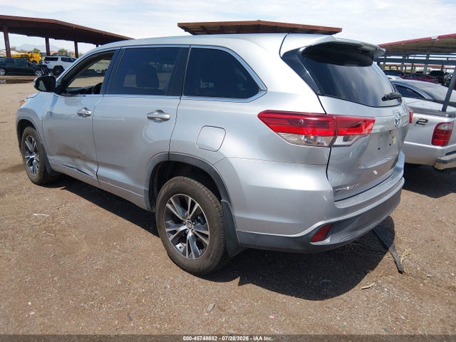 5TDBZRFH6JS821523 Toyota Highlander Le