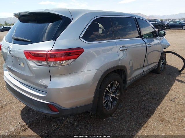 5TDBZRFH6JS821523 Toyota Highlander Le