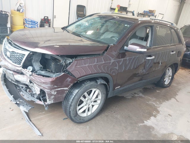 KIA SORENTO LX 2015 5XYKTDA61FG649951 Image 2