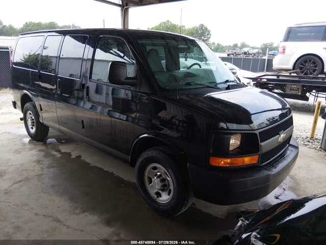 45748894 :رقم المزاد ، 1GNWGPFG6F1269228 vin ، 2015 Chevrolet Express 2500 Ls مزاد بيع