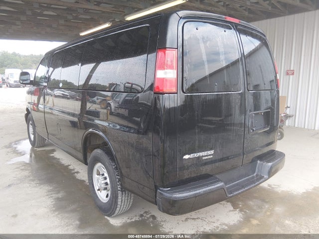 45748894 :رقم المزاد ، 1GNWGPFG6F1269228 vin ، 2015 Chevrolet Express 2500 Ls مزاد بيع