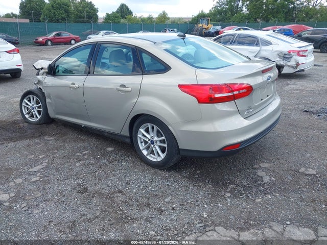 Ford FOCUS SE 2016 1FADP3F21GL210564 Image 3