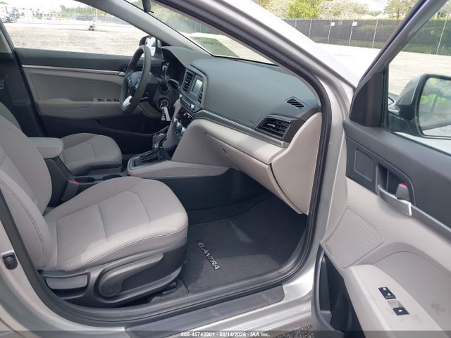 Продажа на аукционе авто 2020 Hyundai Elantra Se, vin: 5NPD74LF2LH602670, номер лота: 45748981