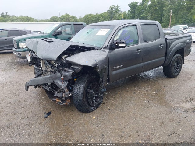 Toyota Tacoma Base V6 2015 3TMLU4EN7FM179334 Image 2