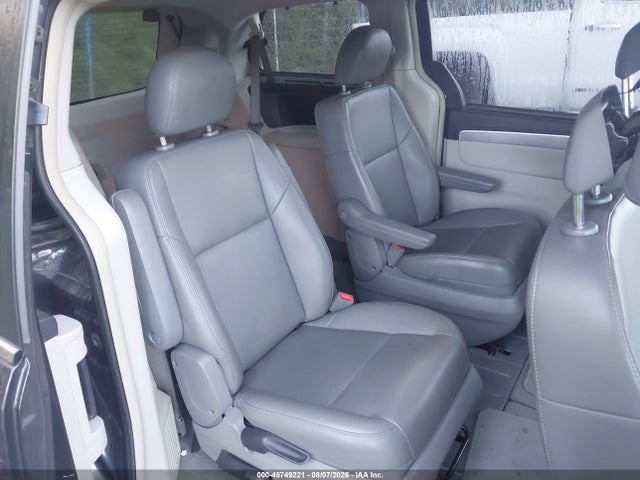 2011 Volkswagen Routan Se მანქანა იყიდება აუქციონზე, vin: 2V4RW3DG8BR738934, აუქციონის ნომერი: 45749221
