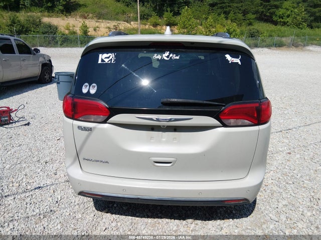2019 Chrysler Pacifica Touring L Plus მანქანა იყიდება აუქციონზე, vin: 2C4RC1EG8KR627998, აუქციონის ნომერი: 45749238