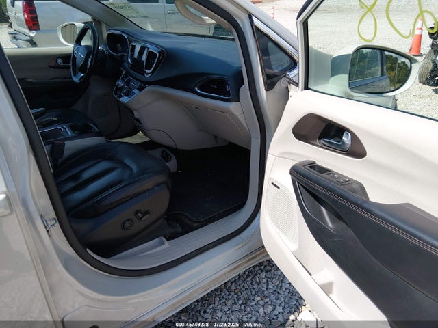 2019 Chrysler Pacifica Touring L Plus მანქანა იყიდება აუქციონზე, vin: 2C4RC1EG8KR627998, აუქციონის ნომერი: 45749238