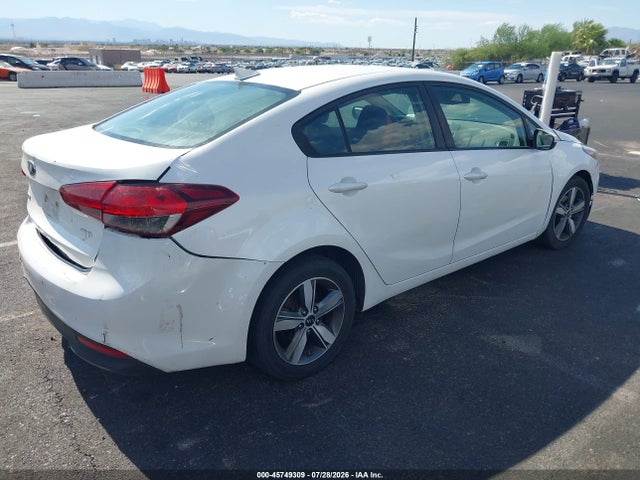 KIA FORTE LX 2018 3KPFL4A76JE235533 Image 4