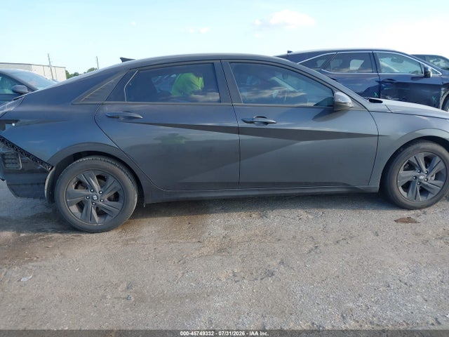 Продажа на аукционе авто 2022 Hyundai Elantra Sel, vin: 5NPLM4AG2NH057895, номер лота: 45749332
