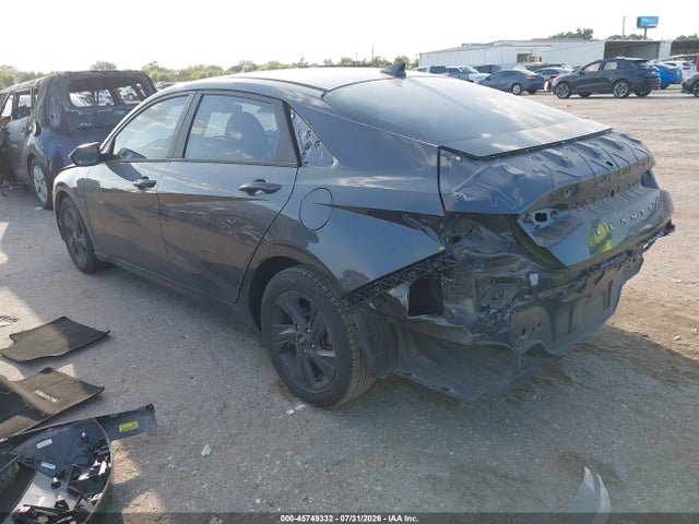 Продажа на аукционе авто 2022 Hyundai Elantra Sel, vin: 5NPLM4AG2NH057895, номер лота: 45749332