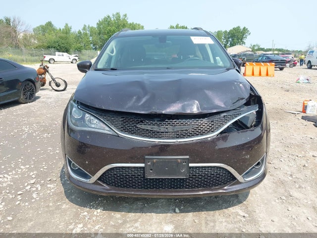 45749382 :رقم المزاد ، 2C4RC1BG0HR656442 vin ، 2017 Chrysler Pacifica Touring-l مزاد بيع