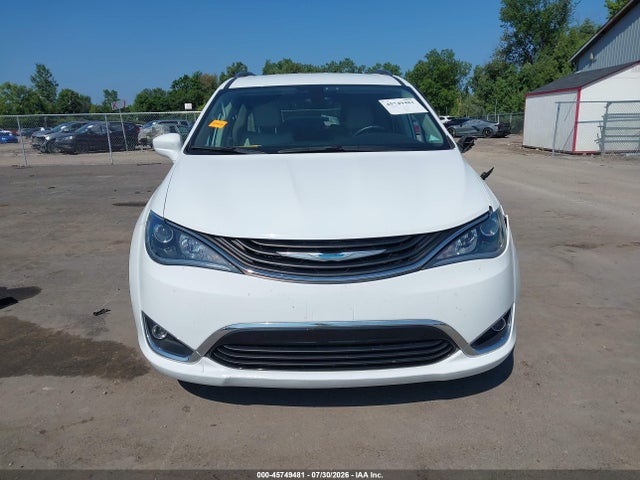 Продажа на аукционе авто 2018 Chrysler Pacifica Hybrid Touring L, vin: 2C4RC1L76JR175700, номер лота: 45749481