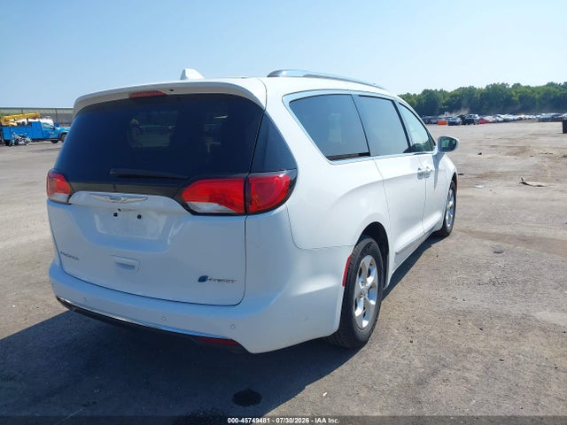 Продажа на аукционе авто 2018 Chrysler Pacifica Hybrid Touring L, vin: 2C4RC1L76JR175700, номер лота: 45749481