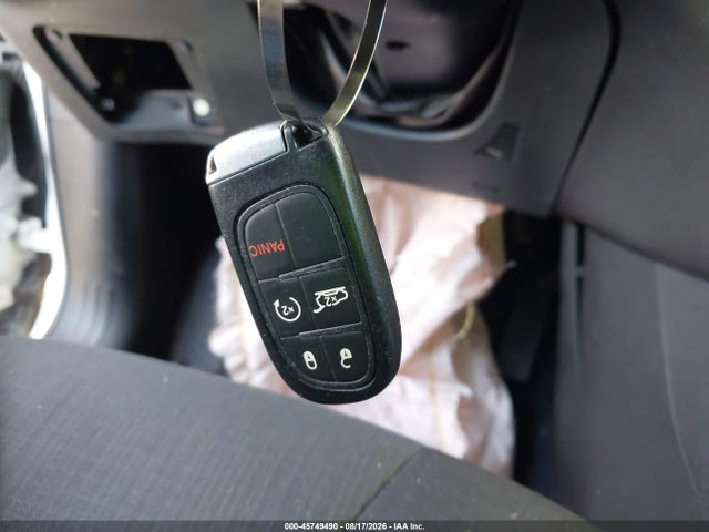 45749490 :رقم المزاد ، 1C4PJLCB9GW125631 vin ، 2016 Jeep Cherokee Latitude مزاد بيع