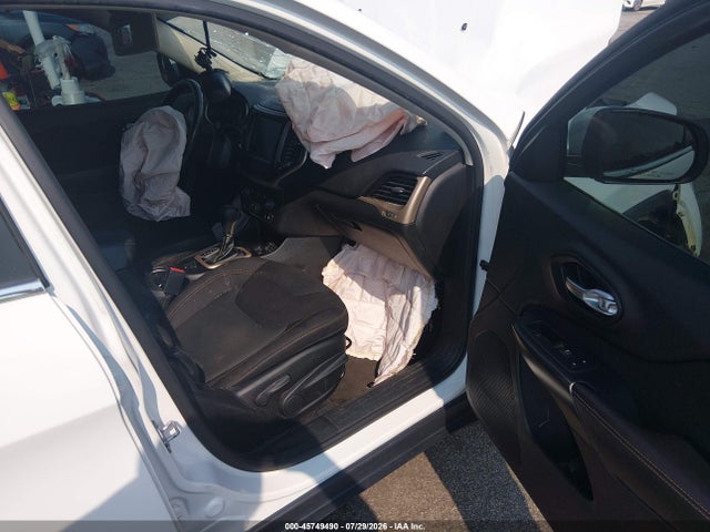 45749490 :رقم المزاد ، 1C4PJLCB9GW125631 vin ، 2016 Jeep Cherokee Latitude مزاد بيع
