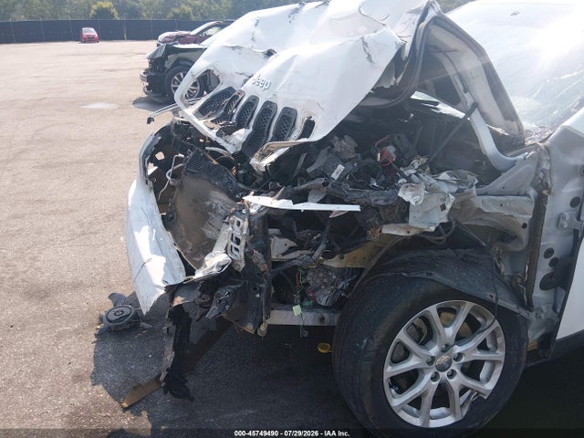 45749490 :رقم المزاد ، 1C4PJLCB9GW125631 vin ، 2016 Jeep Cherokee Latitude مزاد بيع