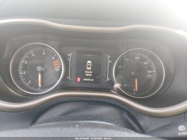 45749490 :رقم المزاد ، 1C4PJLCB9GW125631 vin ، 2016 Jeep Cherokee Latitude مزاد بيع