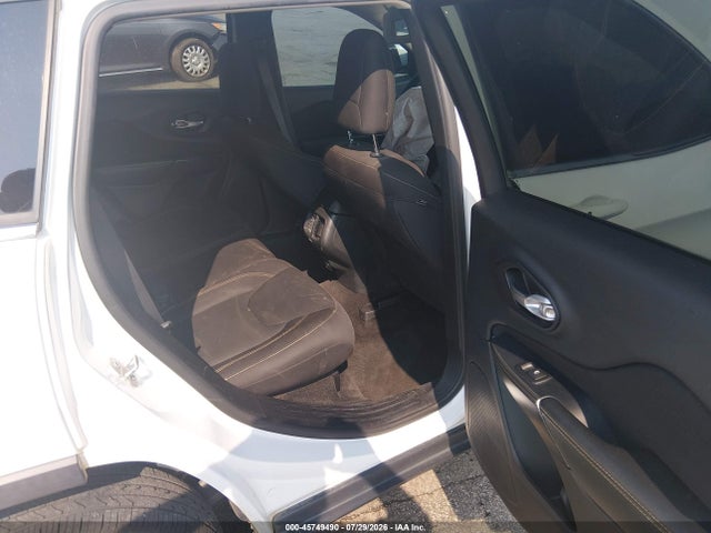 45749490 :رقم المزاد ، 1C4PJLCB9GW125631 vin ، 2016 Jeep Cherokee Latitude مزاد بيع