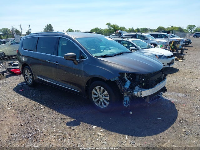 45749502 :رقم المزاد ، 2C4RC1BG5JR229098 vin ، 2018 Chrysler Pacifica Touring L مزاد بيع